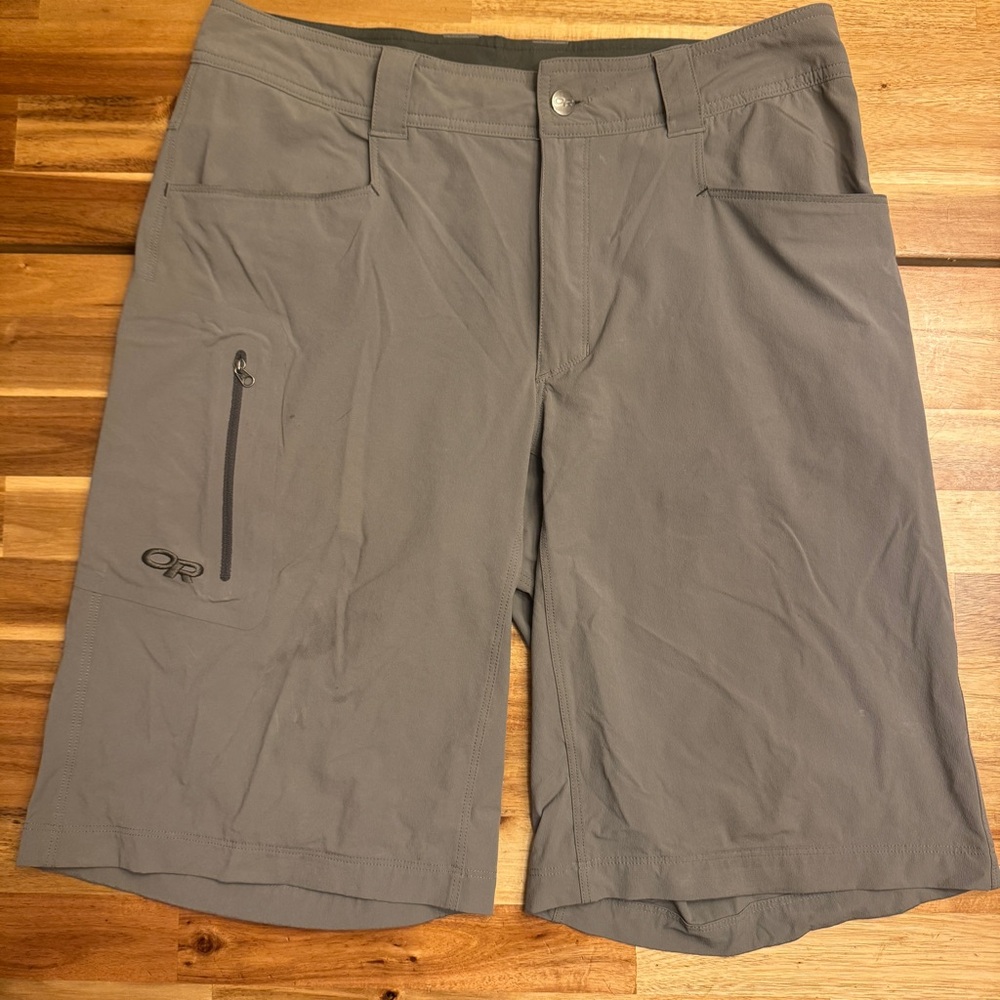Outdoor Research Ferrosi 12” Shorts • Men’s 32